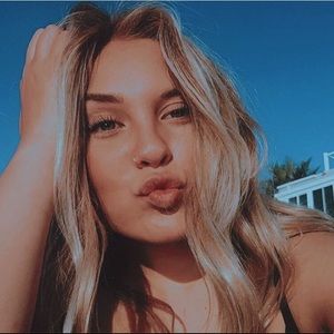 Meet your Posher, Kaila